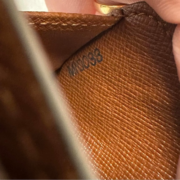 Louis Vuitton wallet - Picture 10 of 16